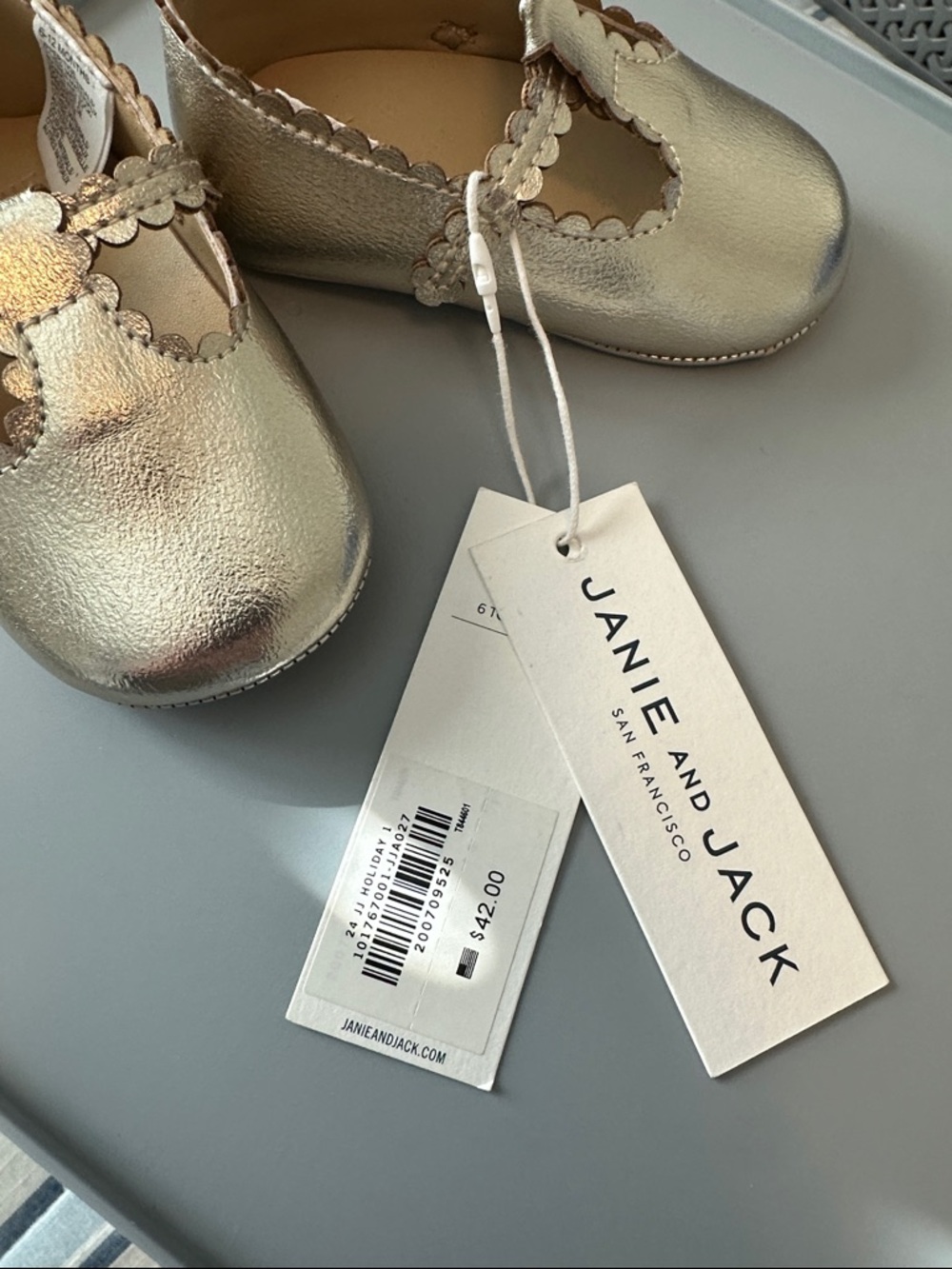 NEW Janie and Jack - Metallic Gold Mary Jane baby Shoes 6-12m - Picture 2 of 5
